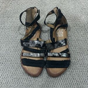 MIZ MOOZ SANDALS nwot